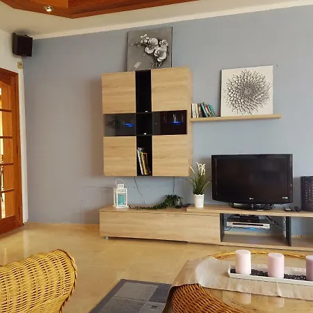 Villa Beachfront Romantica With Private Pool, Jacuzzi, Large Terrace, Bbq, Wifi, Parking *